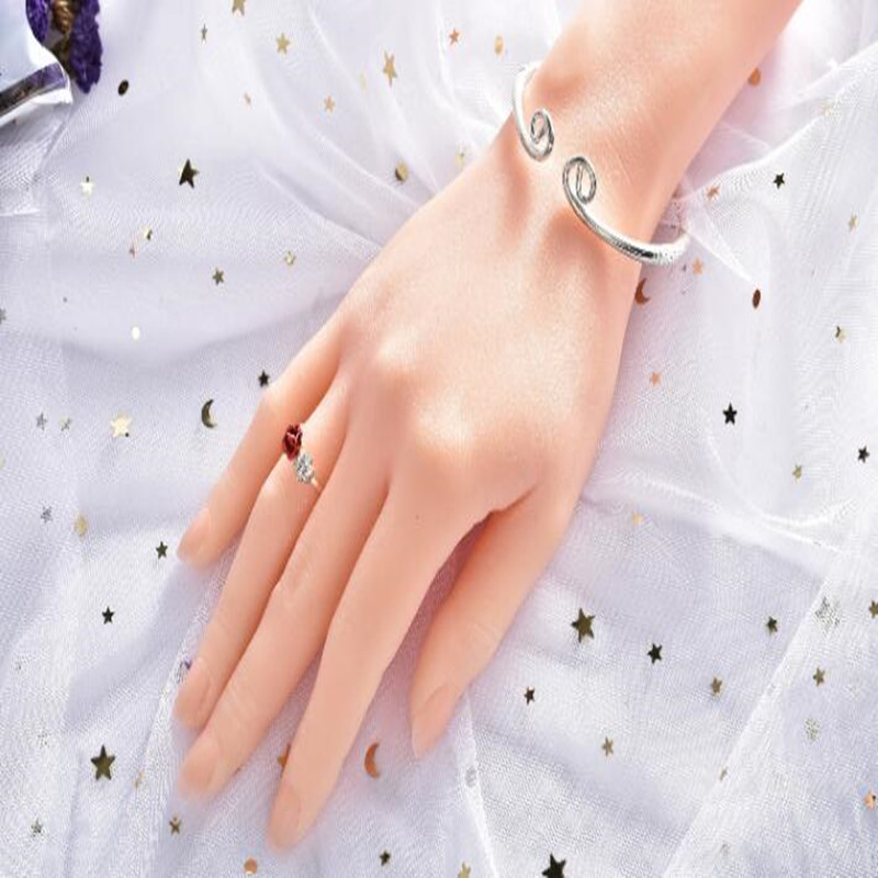 2025 prawdziwy żeński manekin  – Body Jewelry Plus recenzja i cena